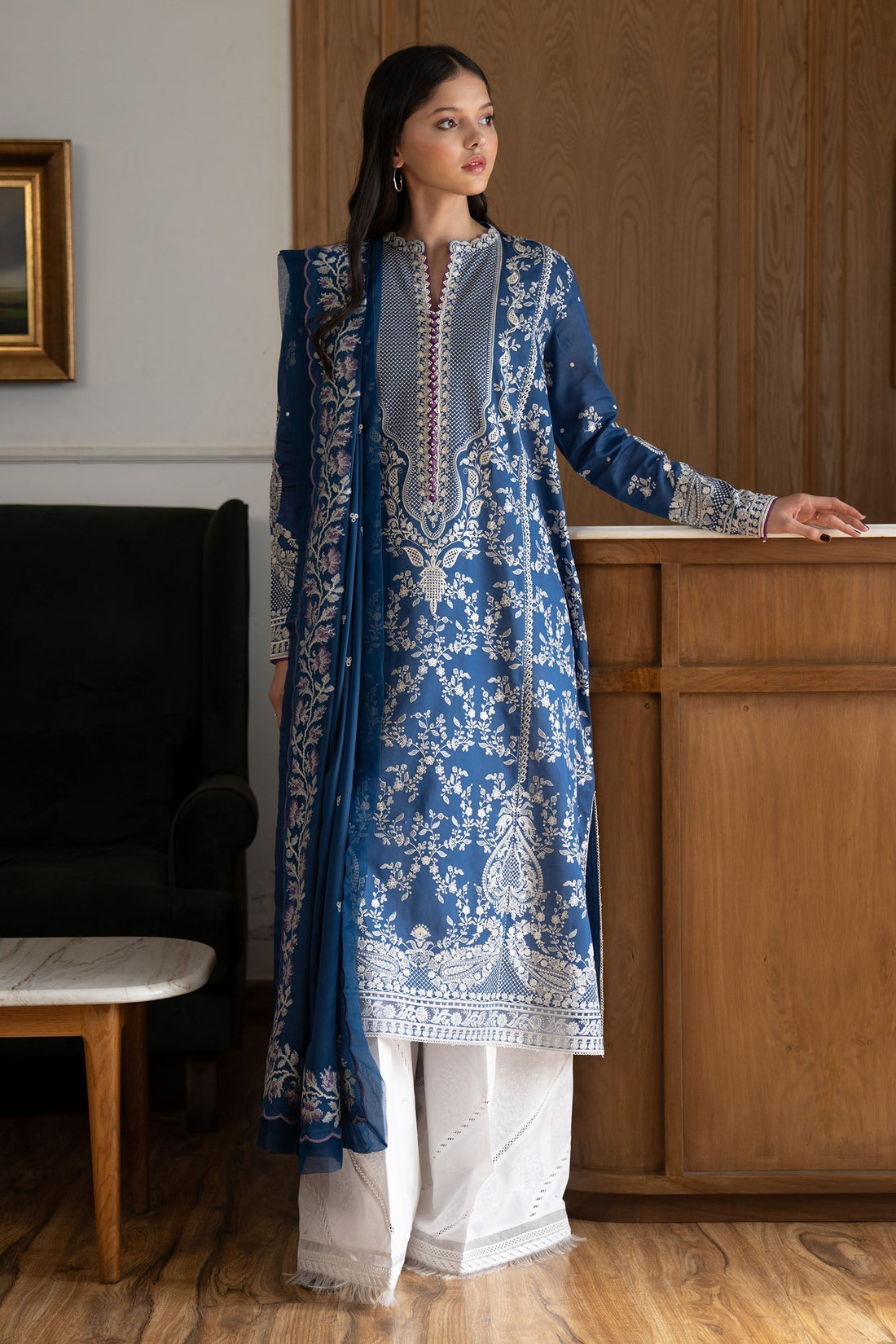 Zara Shahjahan | Satori 25 | Mei-8B XS Blue Lawn