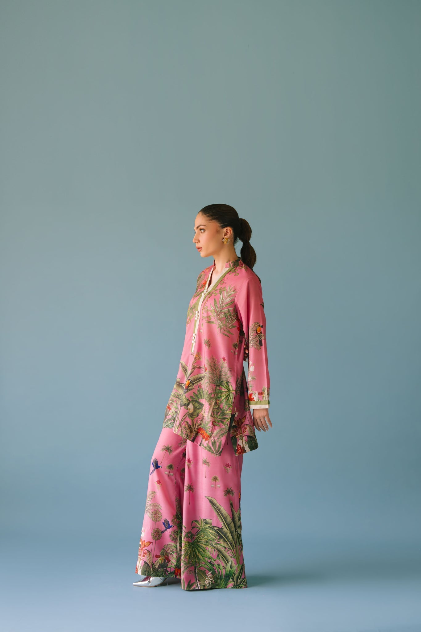 Sammy K | Lawn Pret 25 |Enchanting garden - Pakistani Designer Dress - by Sammy K - Type : Ladies Clothes - 100% Original at Saira Sultan