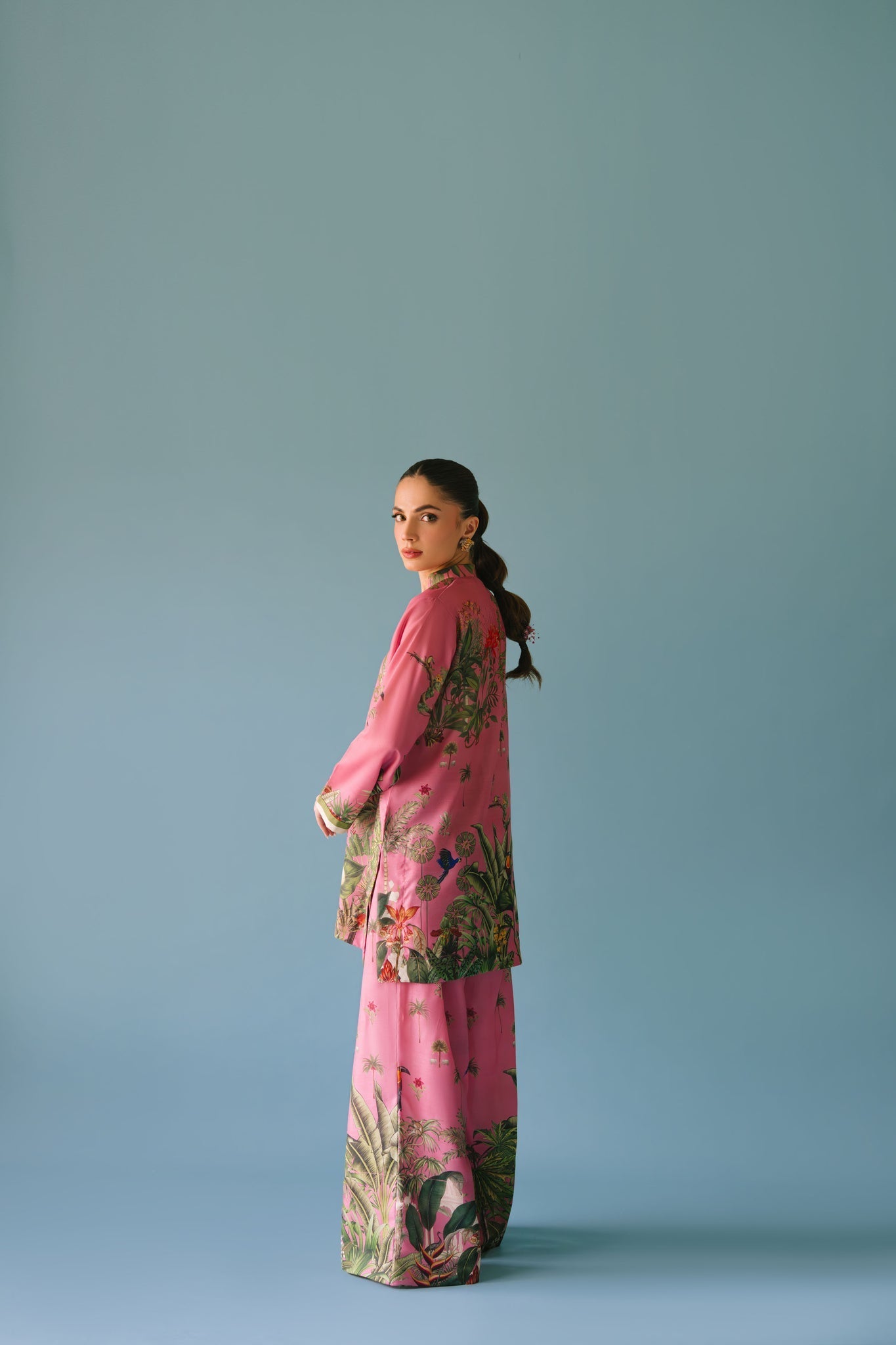 Sammy K | Lawn Pret 25 |Enchanting garden - Pakistani Designer Dress - by Sammy K - Type : Ladies Clothes - 100% Original at Saira Sultan