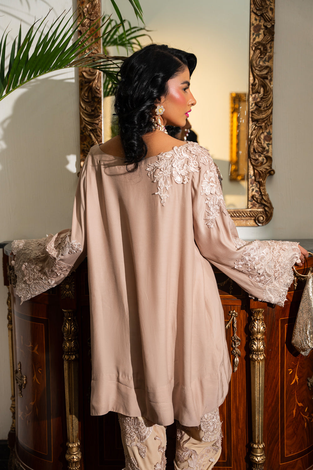 Nilofer Shahid | Aatish the Fire Within | Jahanzadi (2pc) ‚¬€œ Aatish The Fire within L Pinkish Gray Pure Silk