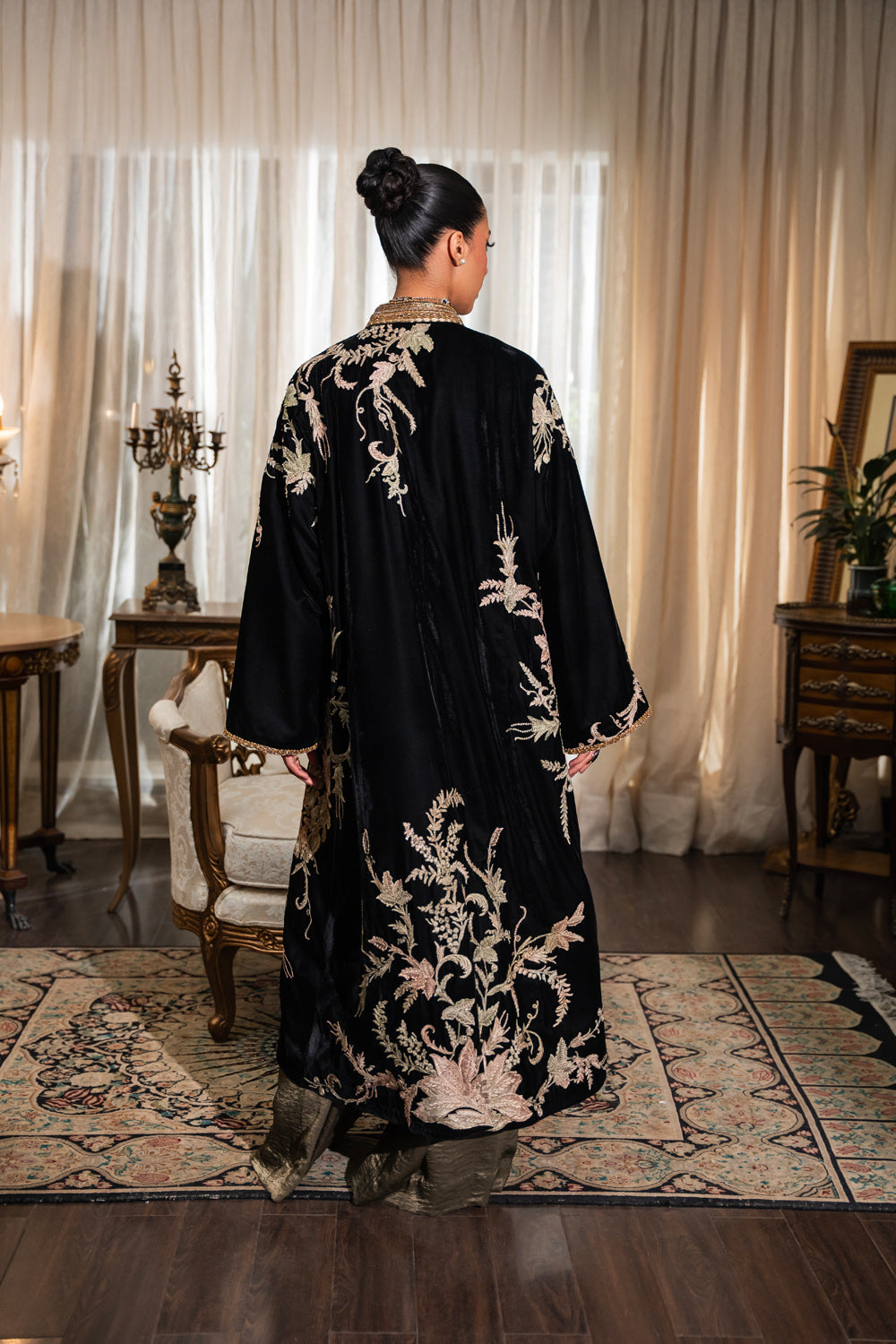Nilofer Shahid | Aatish the Fire Within | Zaib (3pc) ‚¬€œ Aatish The Fire within XS Black Pure Velvet