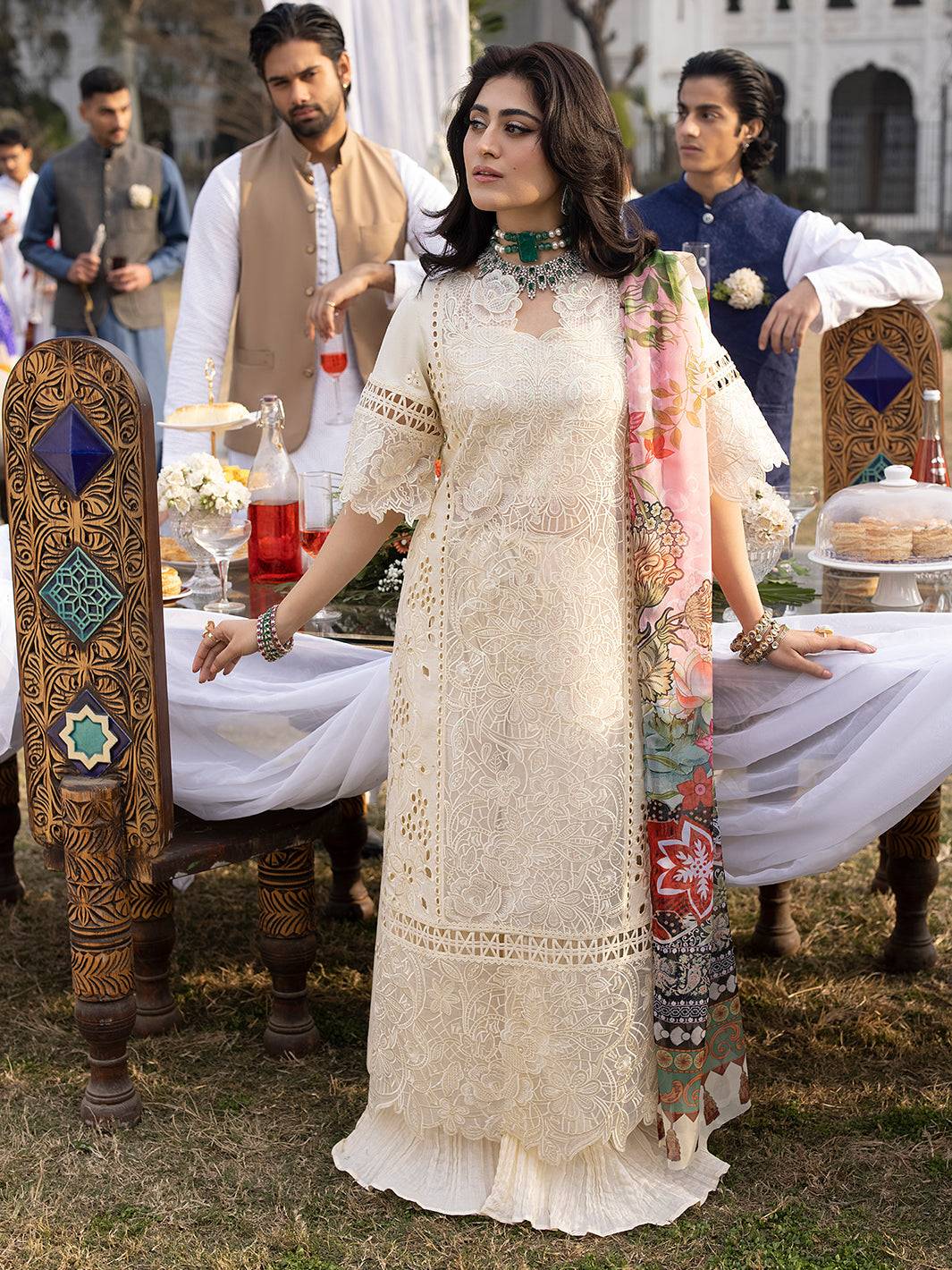 Mahnur | Mahrukh Luxury Lawn 24 | OPAL - Pakistani Designer Dress - by Mahnur | Type: Luxury - 100% Original at Saira Sultan