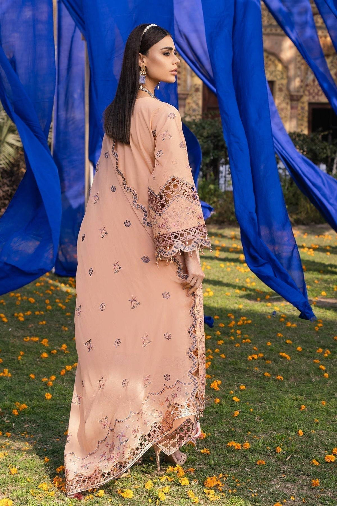 Alizeh | Rawayat Luxury Lawn 24 | Nazmin - Pakistani Designer Dress - by Alizeh | Type: Luxury - 100% Original at Saira Sultan
