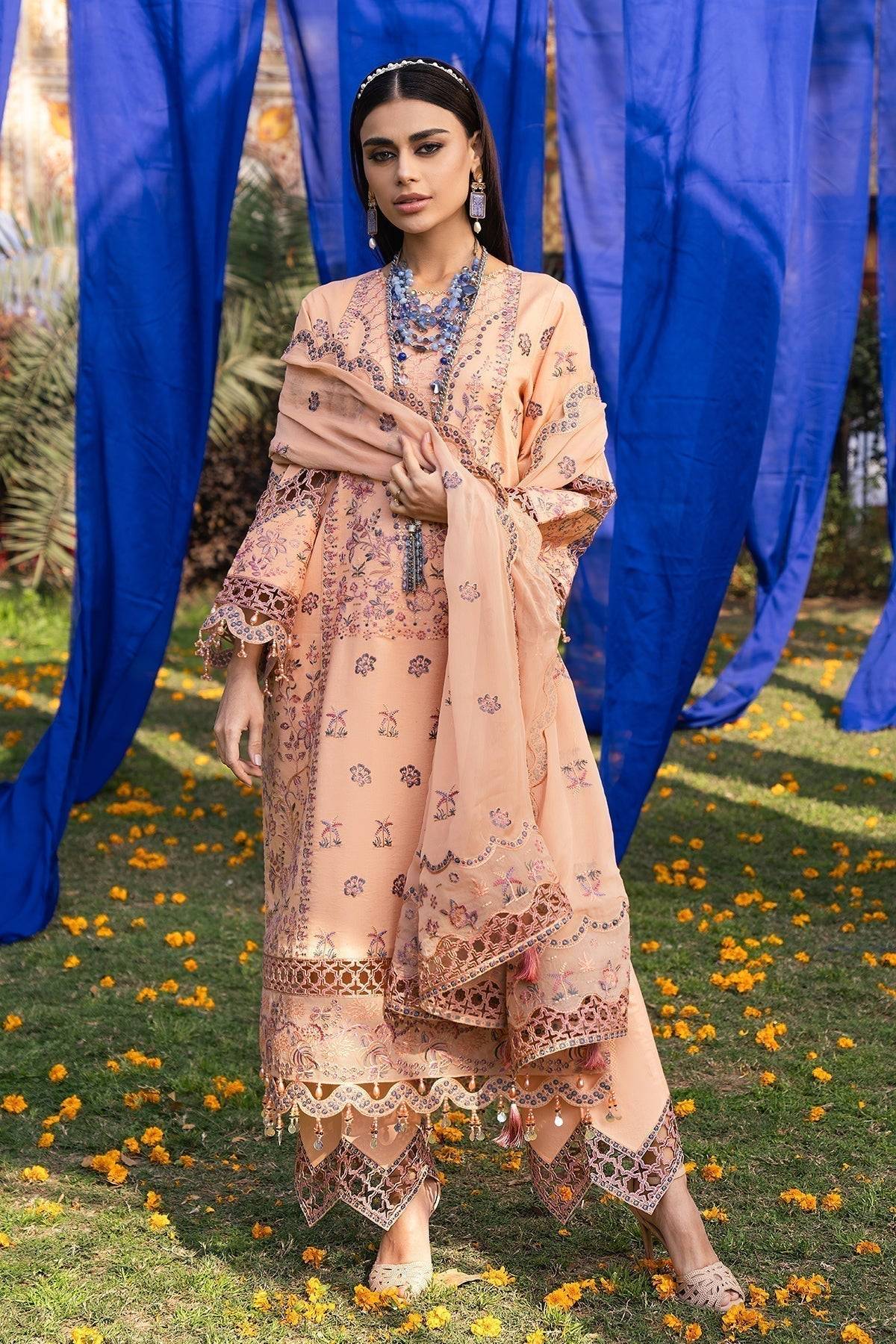 Alizeh | Rawayat Luxury Lawn 24 | Nazmin - Pakistani Designer Dress - by Alizeh | Type: Luxury - 100% Original at Saira Sultan