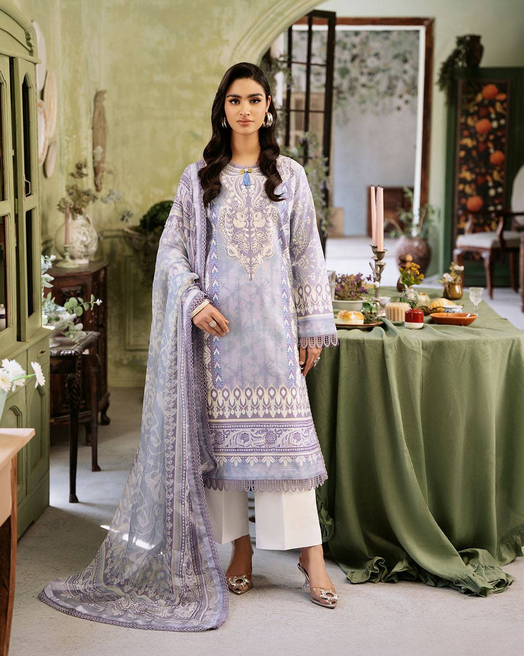 Roheenaz | Flora Printed Lawn | Lumina - Pakistani Designer Dress - by Roheenaz | Type: Luxury - 100% Original at Saira Sultan