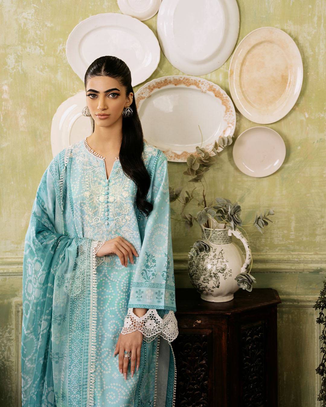 Roheenaz | Flora Printed Lawn | Mirage - Pakistani Designer Dress - by Roheenaz | Type: Luxury - 100% Original at Saira Sultan