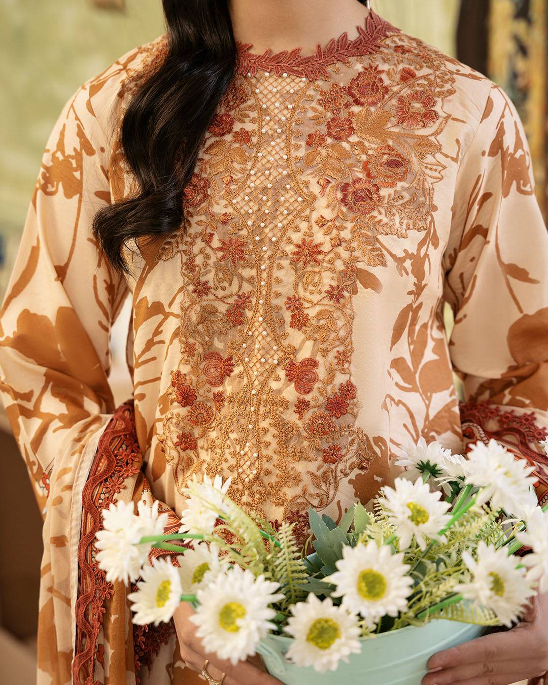 Roheenaz | Flora Printed Lawn | Harmonia - Pakistani Designer Dress - by Roheenaz | Type: Luxury - 100% Original at Saira Sultan