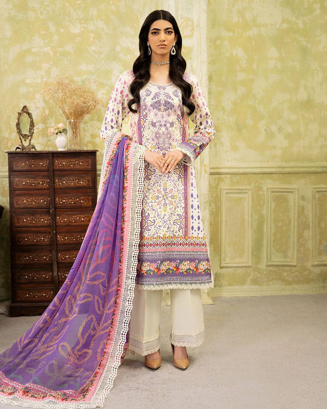 Roheenaz | Flora Printed Lawn | Evangeline - Pakistani Designer Dress - by Roheenaz | Type: Luxury - 100% Original at Saira Sultan