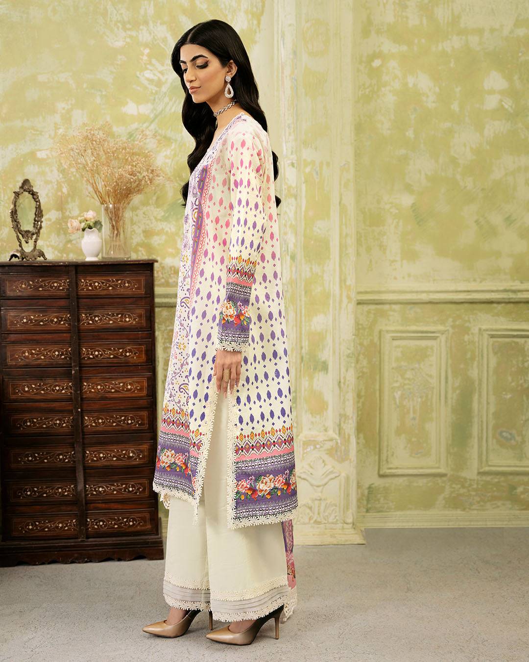 Roheenaz | Flora Printed Lawn | Evangeline - Pakistani Designer Dress - by Roheenaz | Type: Luxury - 100% Original at Saira Sultan