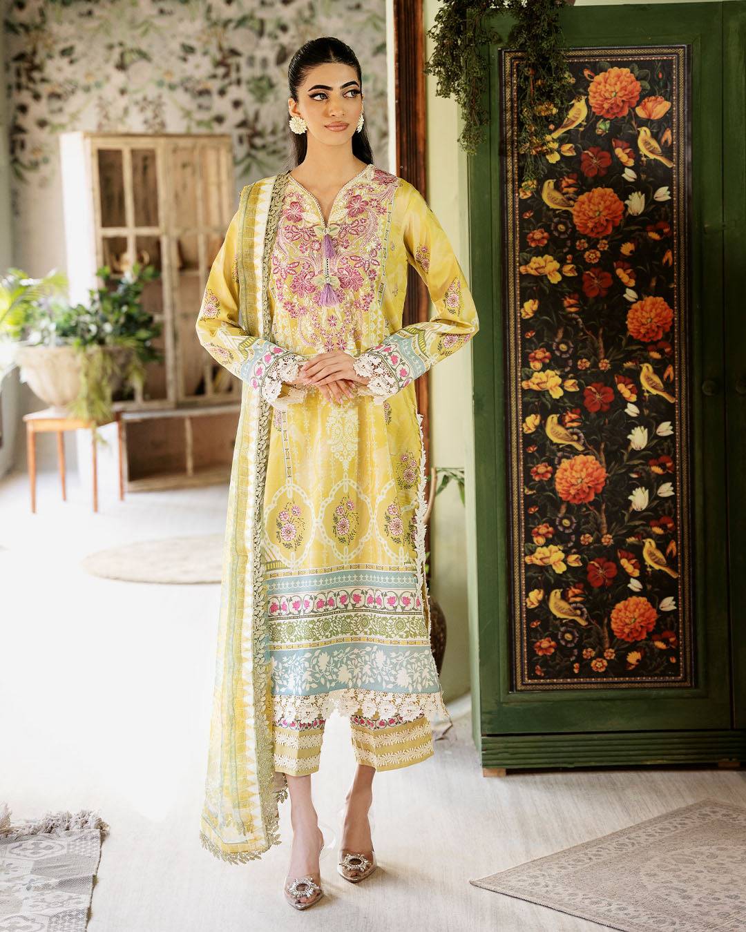 Roheenaz | Flora Printed Lawn | Mystique - Pakistani Designer Dress - by Roheenaz | Type: Luxury - 100% Original at Saira Sultan