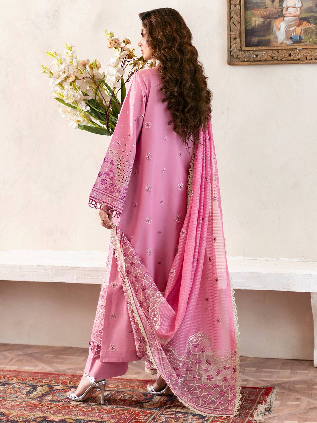 Mahnur | Sophie Luxury Lawn 25 | Raha - Pakistani Designer Dress - by Mahnur | Type: Ladies Clothes - 100% Original at Saira Sultan