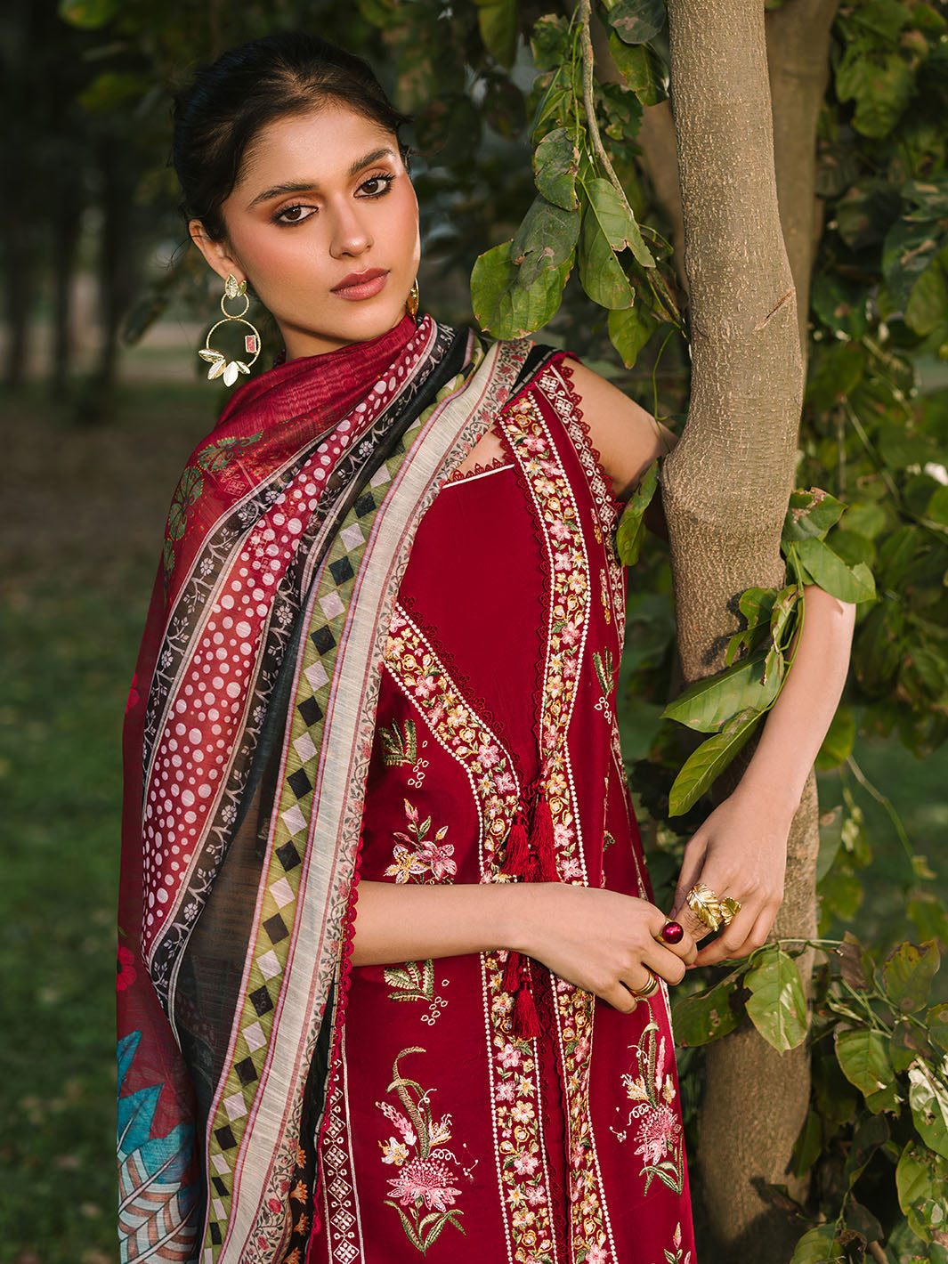 Mahnur | Dahlia Luxury Lawn 25 | Rosina M Red Lawn