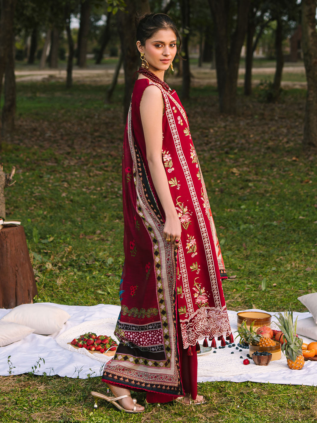 Mahnur | Dahlia Luxury Lawn 25 | Rosina XL Red Lawn