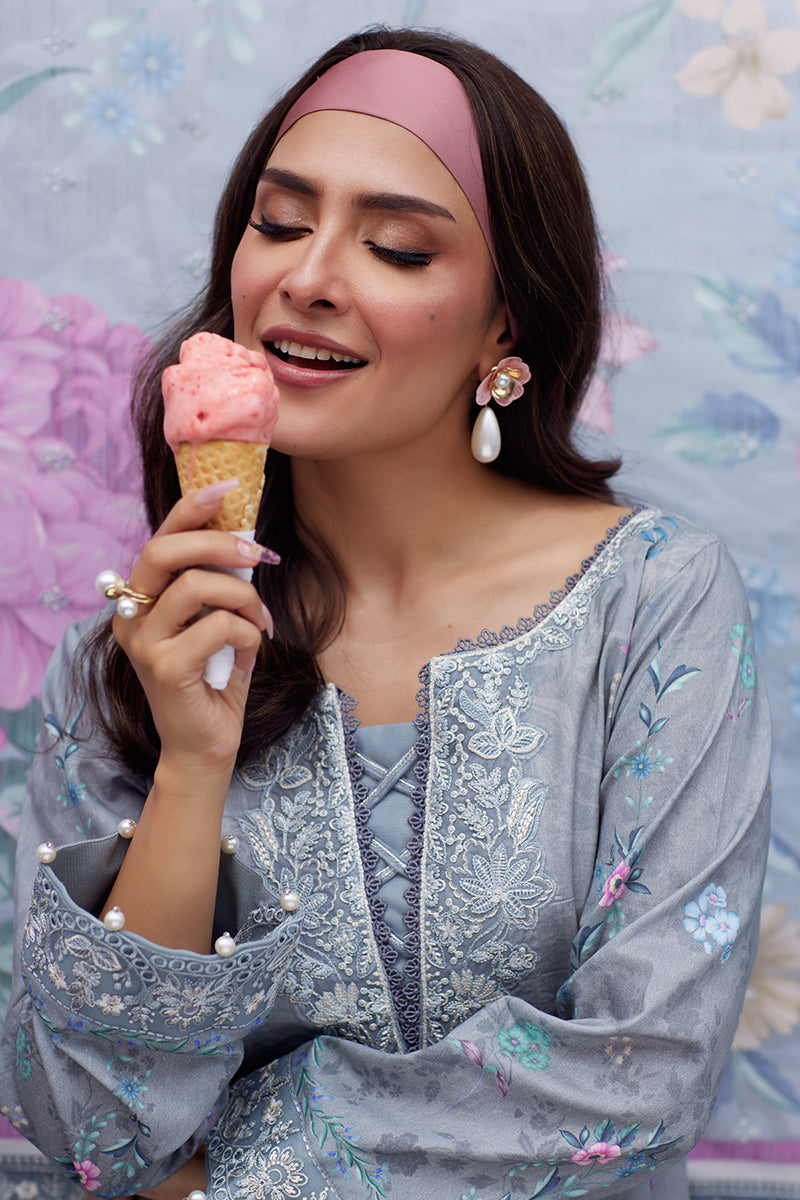 Gulaal | Saffira Lawn 25 | Carla M Steel Gray Hue Lawn