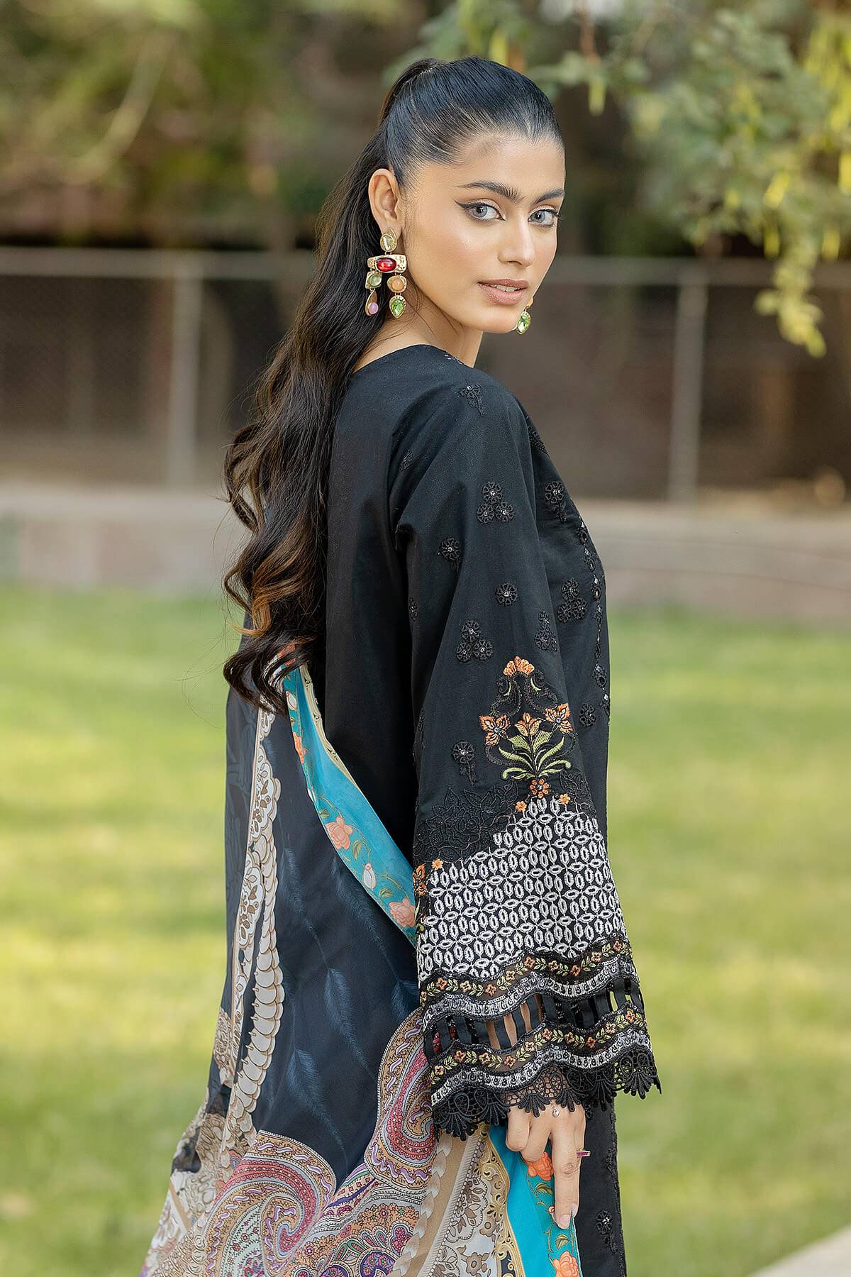 Imrozia Premium | Subah e Roshan | S.L 72 Jaanan - Pakistani Designer Dress - by Imrozia Premium | Type: Luxury - 100% Original at Saira Sultan