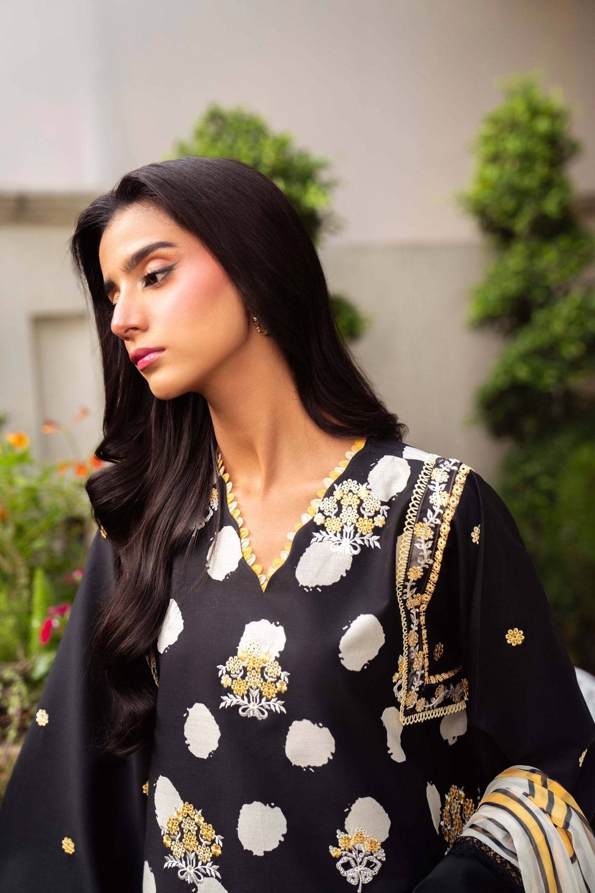 Sable Vogue | Lila Lawn 25 | SAL-03-25 - Pakistani Designer Dress - by Sable Vogue | Type: Ladies Clothes - 100% Original at Saira Sultan