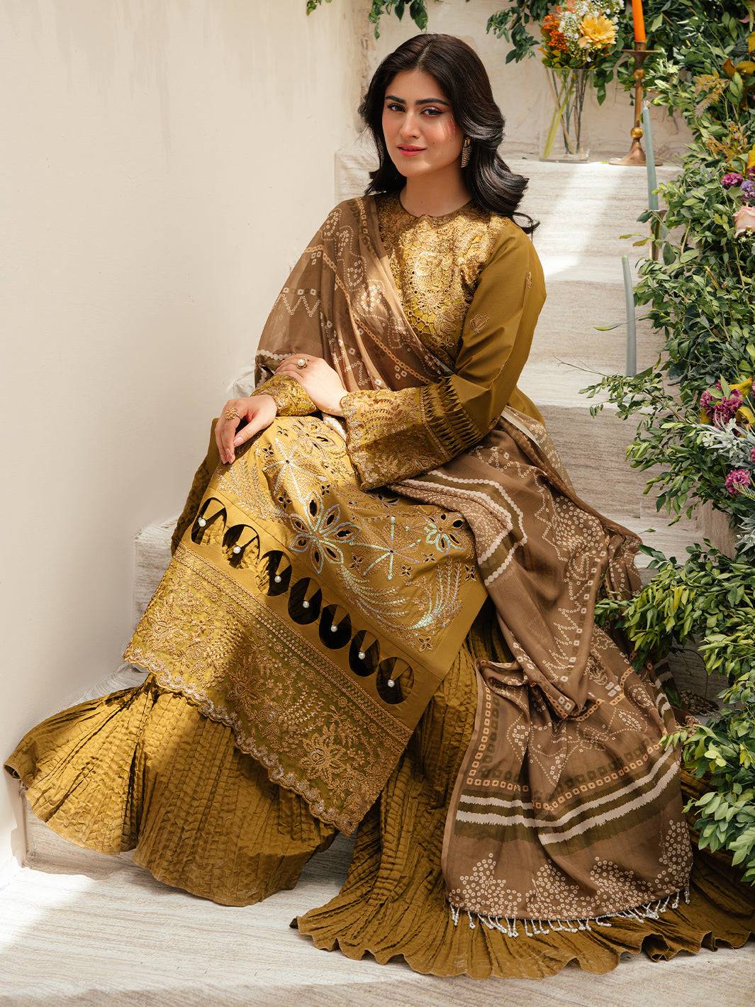Mahnur | Allenura Luxury Lawn 24 | SIERRA - Pakistani Designer Dress - by Mahnur | Type: Luxury - 100% Original at Saira Sultan