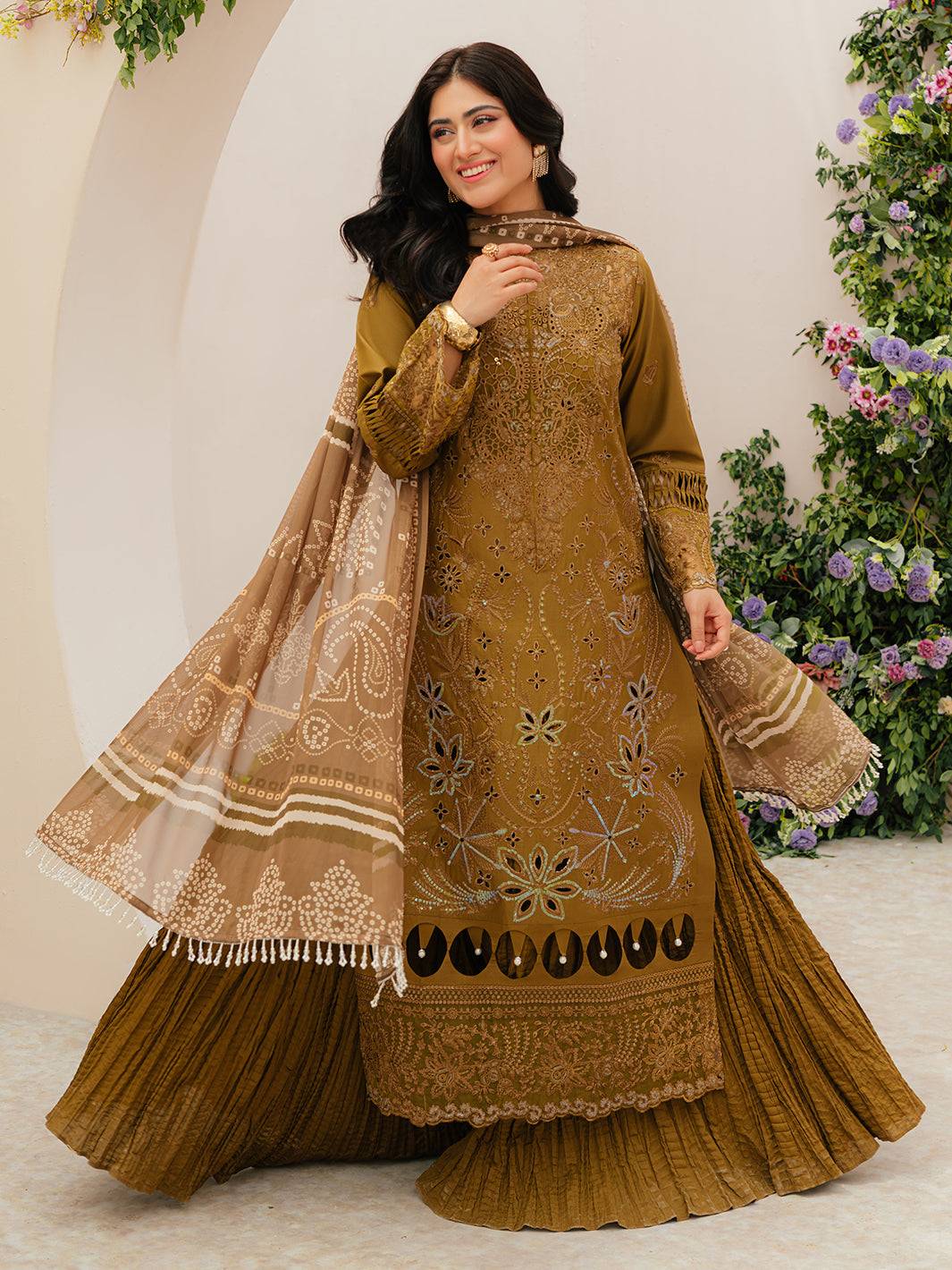 Mahnur | Allenura Luxury Lawn 24 | SIERRA - Pakistani Designer Dress - by Mahnur | Type: Luxury - 100% Original at Saira Sultan