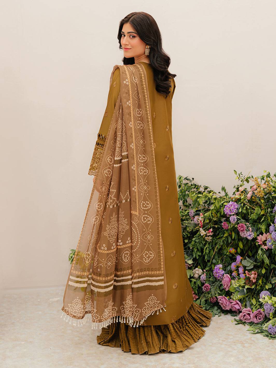 Mahnur | Allenura Luxury Lawn 24 | SIERRA - Pakistani Designer Dress - by Mahnur | Type: Luxury - 100% Original at Saira Sultan