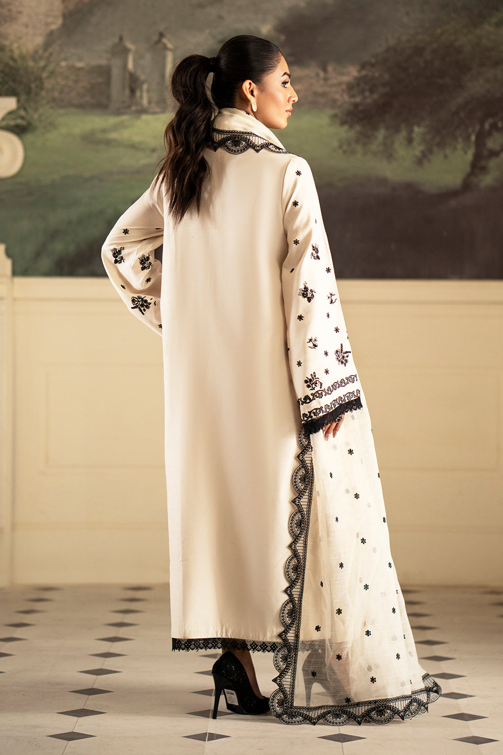 Saad Shaikh | Lumiere Winter |  D-05 Stellaire - Pakistani Designer Dress - by Saad Shaikh | Type: Ladies Clothes - 100% Original at Saira Sultan