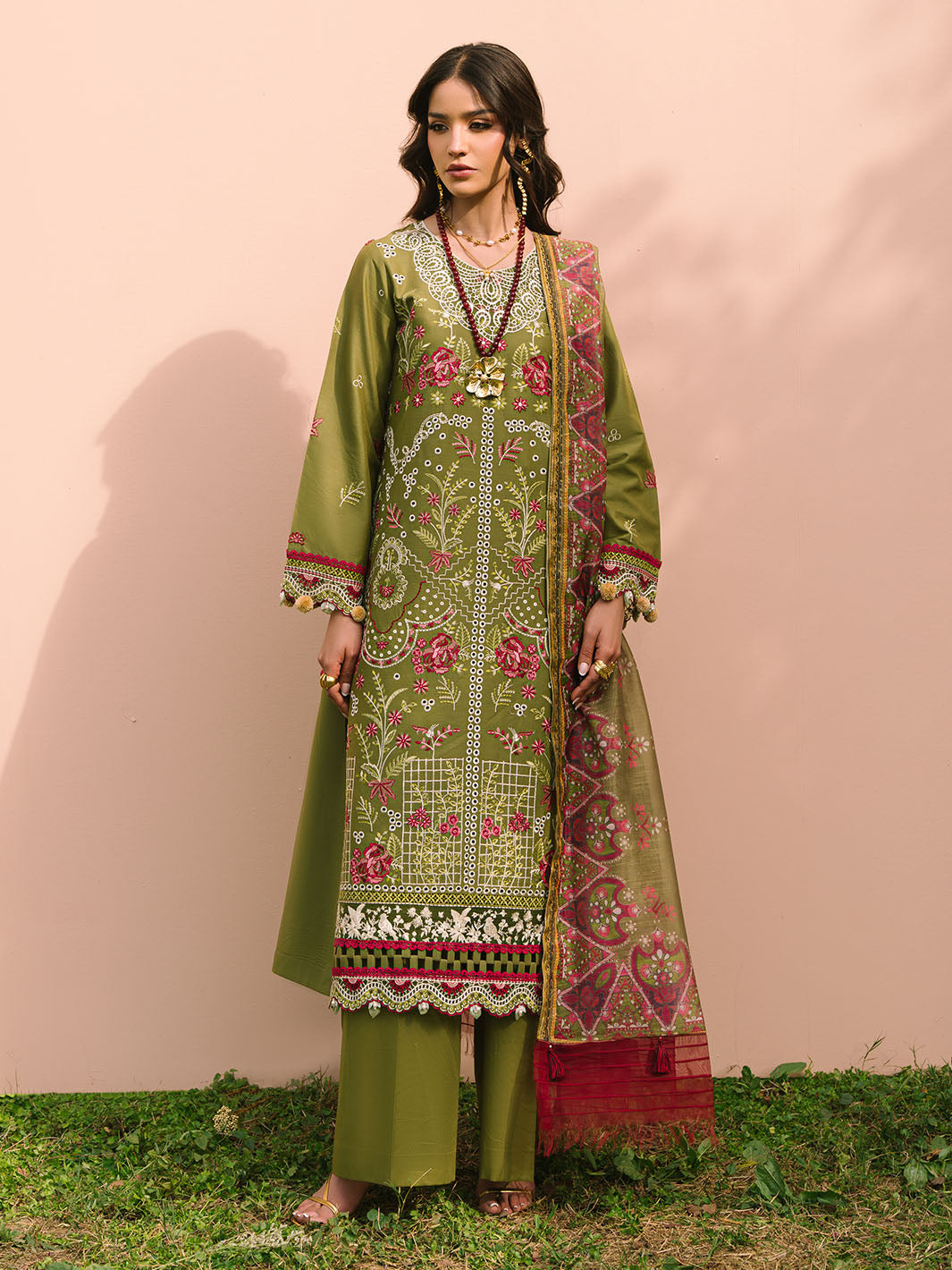 Mahnur | Dahlia Luxury Lawn 25 | Saage XS Olive Green Lawn