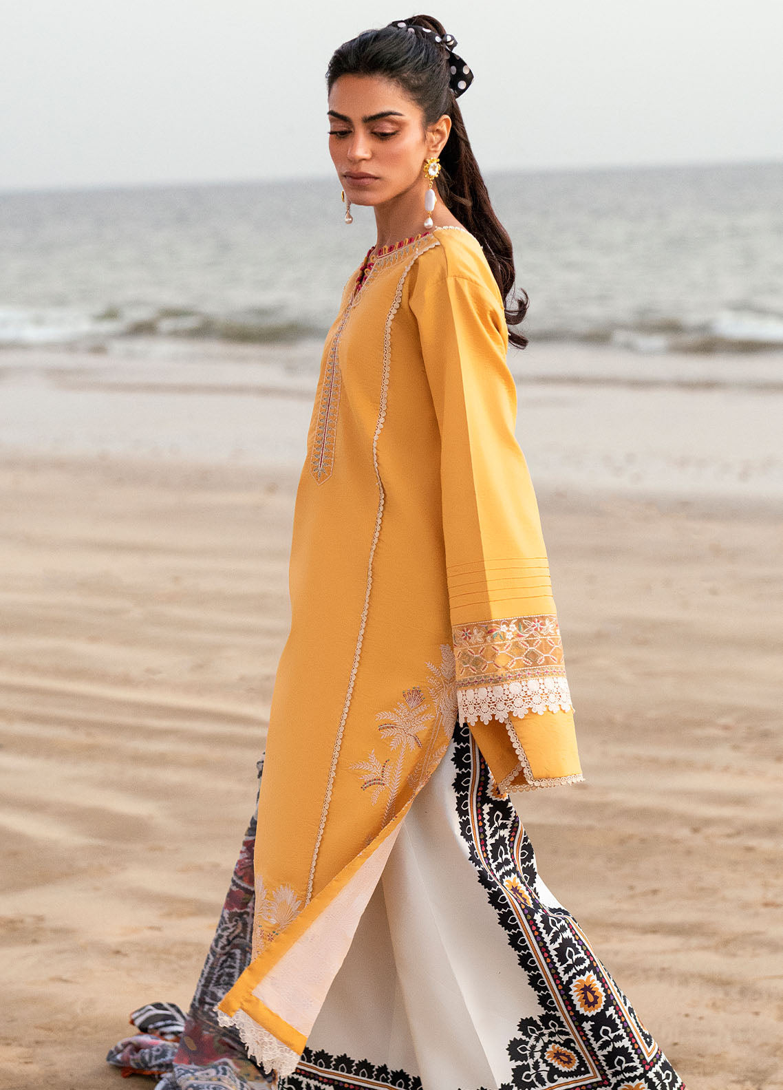 Sahane | Yaariyan Lawn Edit 25 | CT -20009 FEEHA - Yaariyan L Champagne Gold Lawn