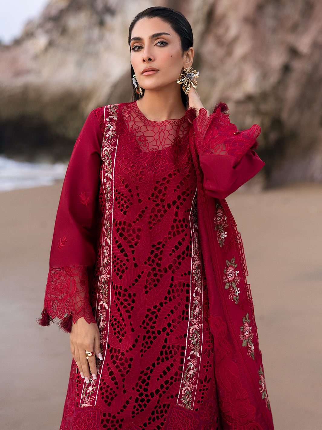 Mahnur | Sirena Luxury Lawn 25 | Scarlett L Red Lawn