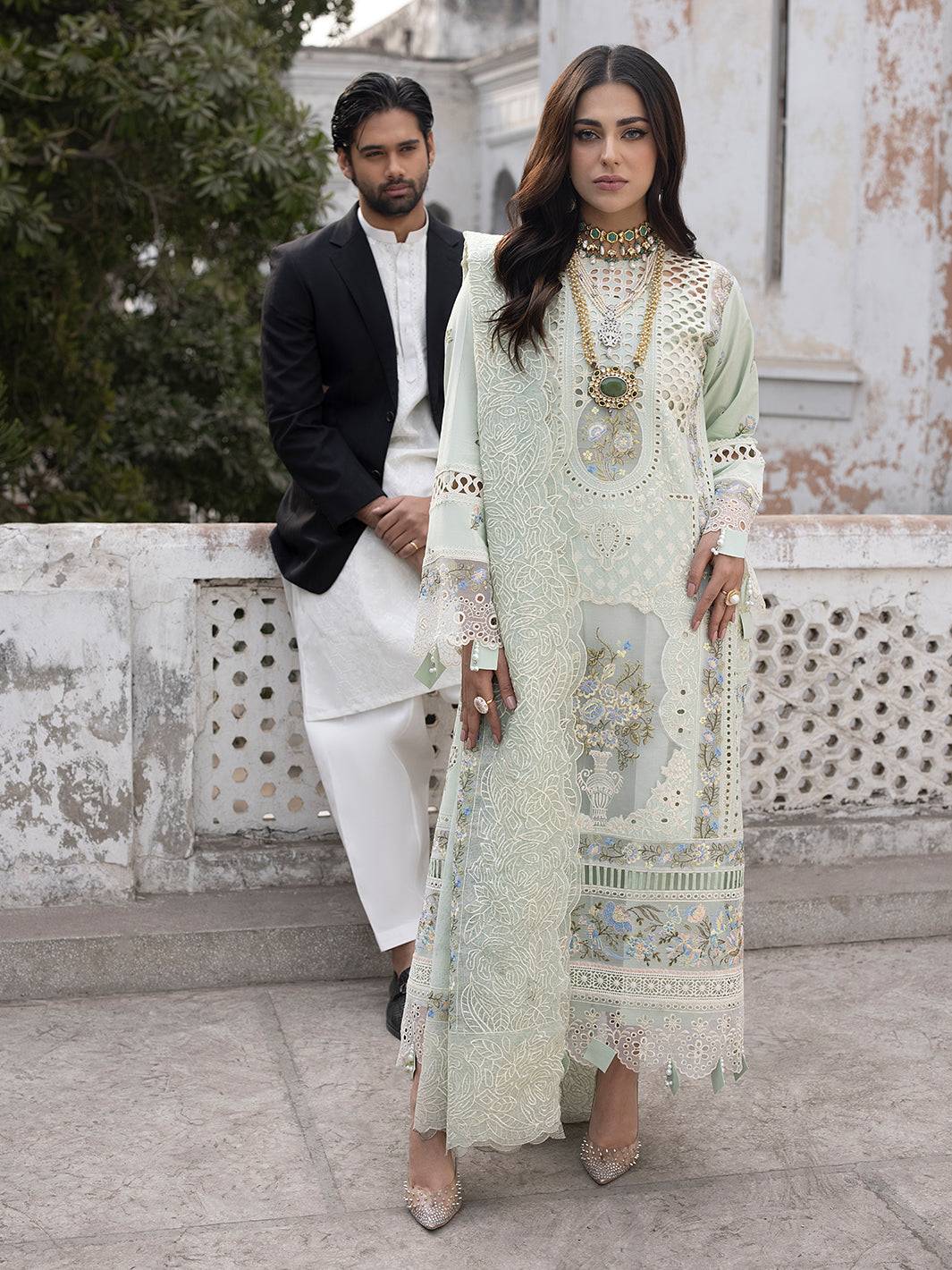 Mahnur | Mahrukh Luxury Lawn 24 | SELINA - Pakistani Designer Dress - by Mahnur | Type: Luxury - 100% Original at Saira Sultan