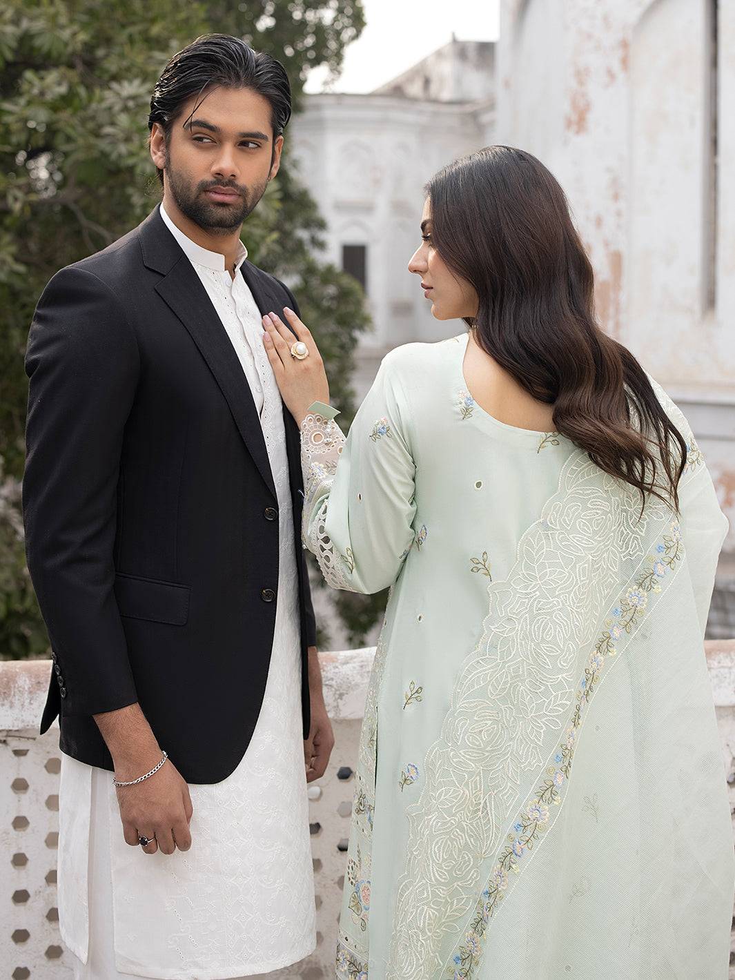 Mahnur | Mahrukh Luxury Lawn 24 | SELINA - Pakistani Designer Dress - by Mahnur | Type: Luxury - 100% Original at Saira Sultan