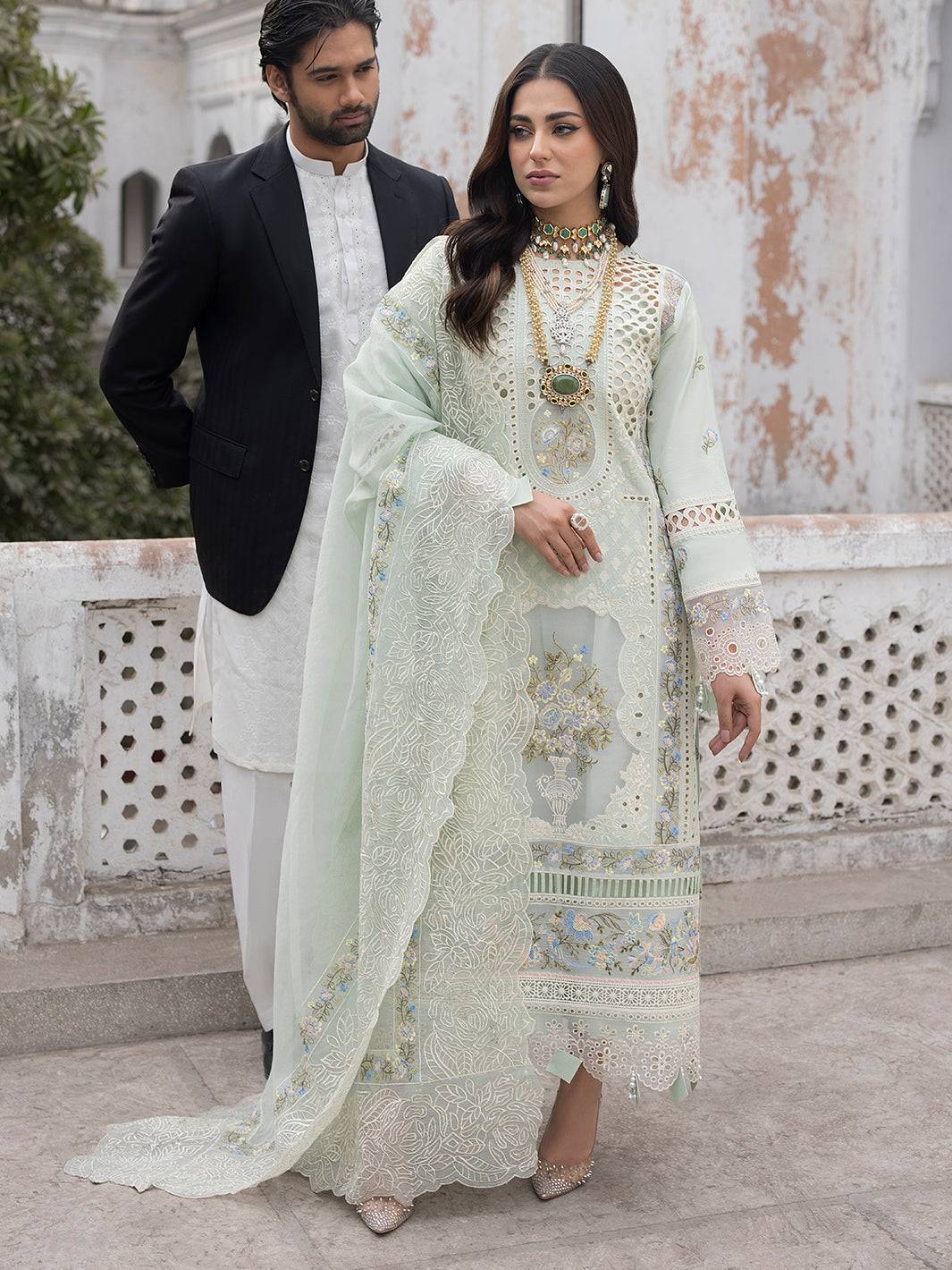 Mahnur | Mahrukh Luxury Lawn 24 | SELINA - Pakistani Designer Dress - by Mahnur | Type: Luxury - 100% Original at Saira Sultan