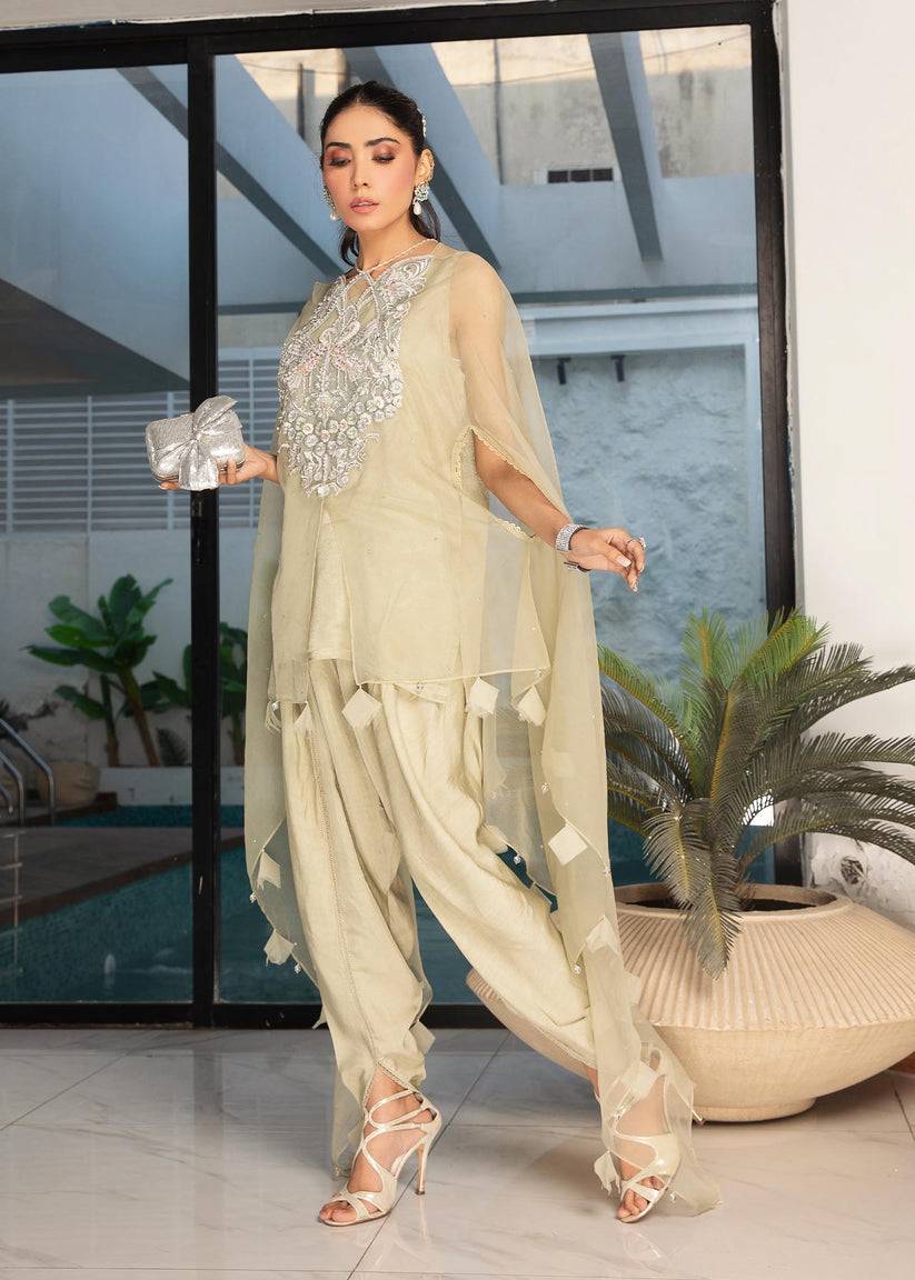 Shiza Hassan | Sublime Luxury Pret | Inara - Pakistani Designer Dress - by Shiza Hassan | Type: Formal - 100% Original at Saira Sultan