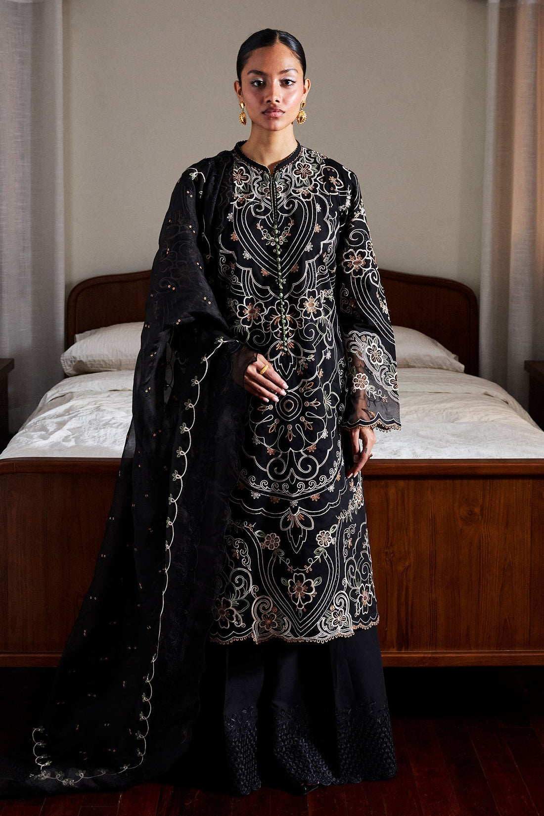 Zara Shahjahan | Satori 25 | Shizumi-4A XS Black Lawn