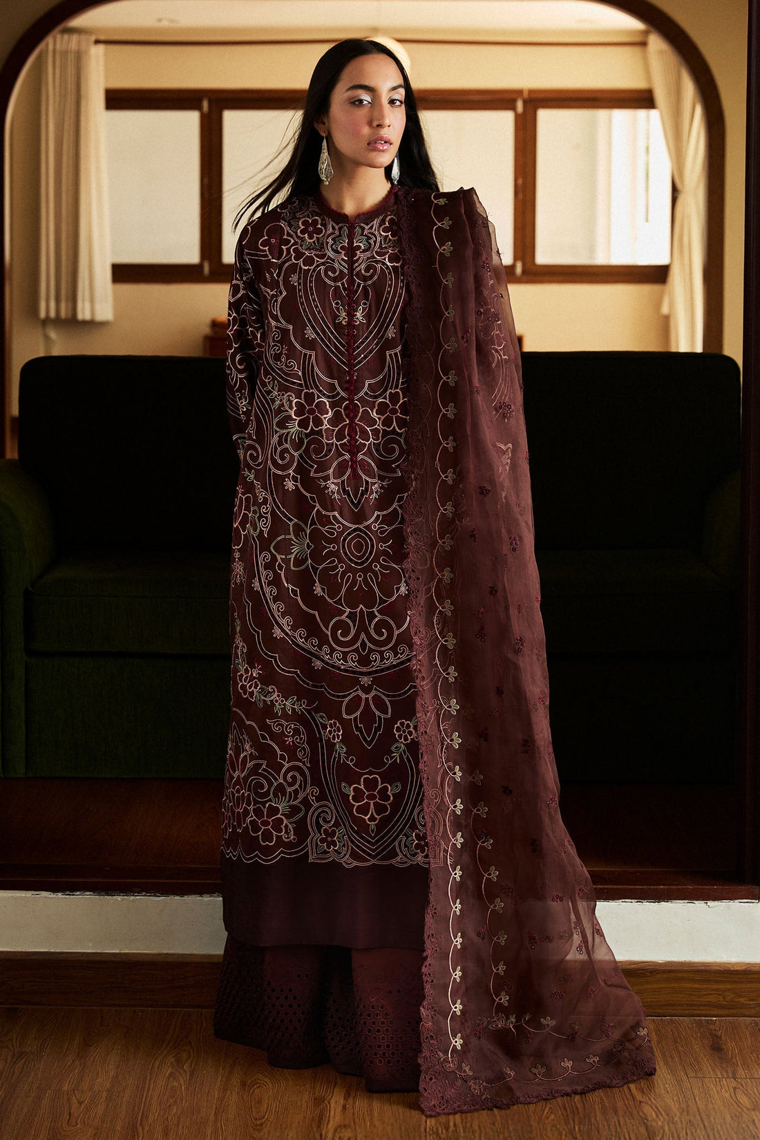 Zara Shahjahan | Satori 25 | Shizumi-4B XS Burgundy Lawn