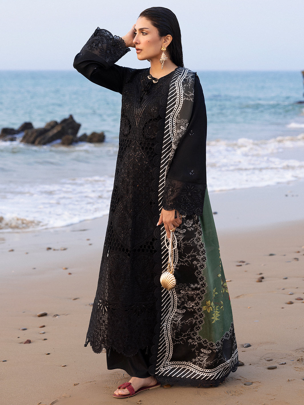Mahnur | Sirena Luxury Lawn 25 | Sierra Custom Size Black Lawn