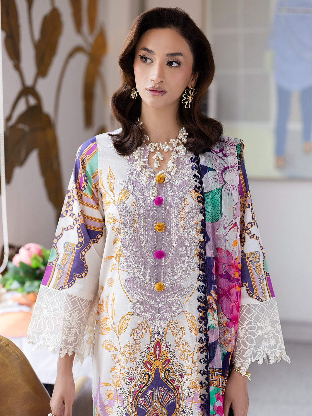 Mahnur | After Hours Luxury Lawn 25 | Sugar Rush L White Lawn