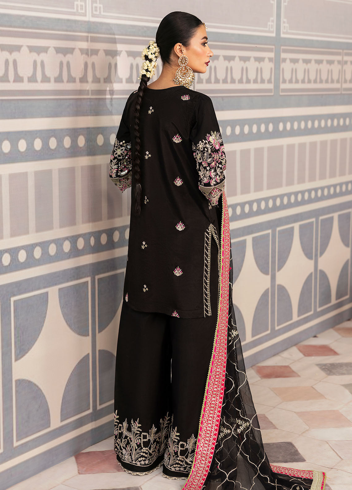 Sahane | There She Glows | TSG-01 Noir S Black Raw Silk