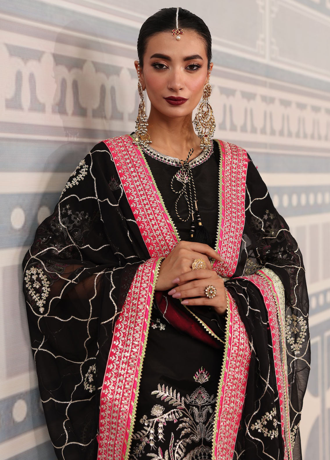Sahane | There She Glows | TSG-01 Noir L Black Raw Silk