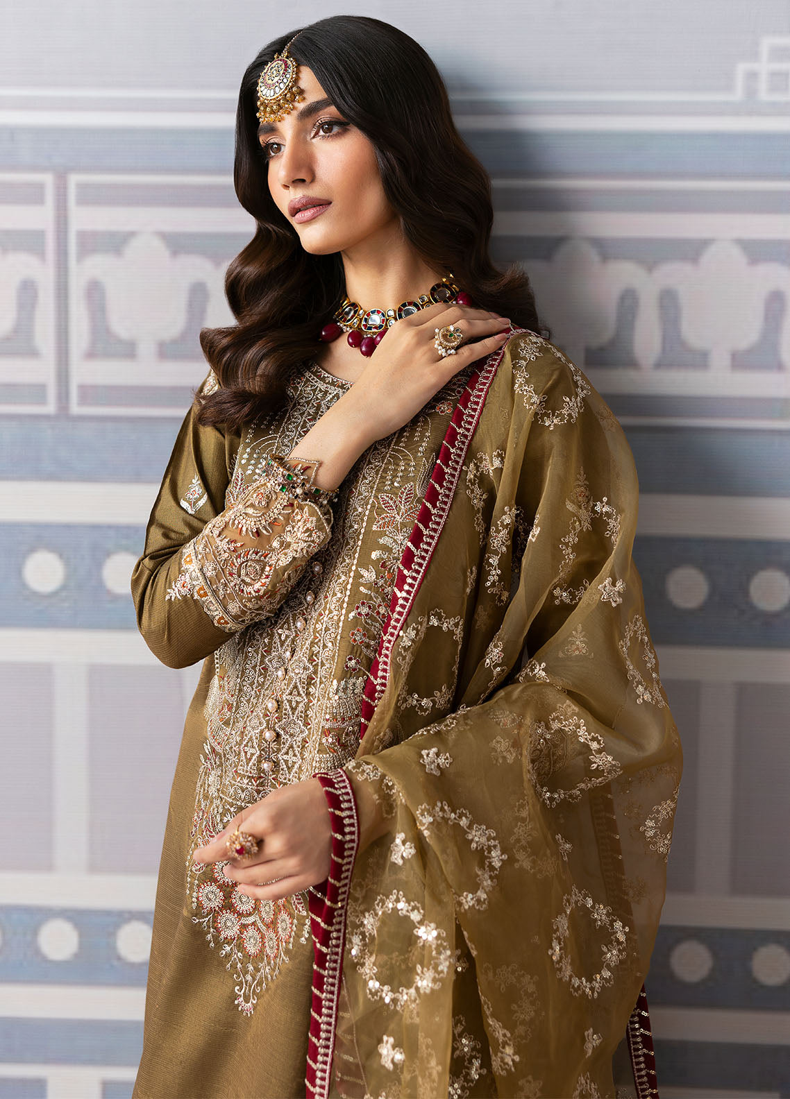 Sahane | There She Glows | TSG-02 Olivine - There She Glows L Dull Brown Raw Silk
