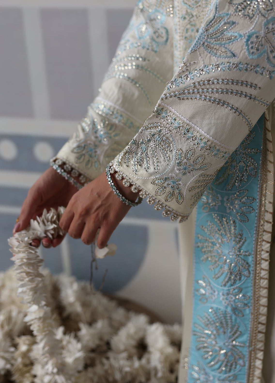 Sahane | There She Glows | TSG-03 Glow L Ivory Raw Silk