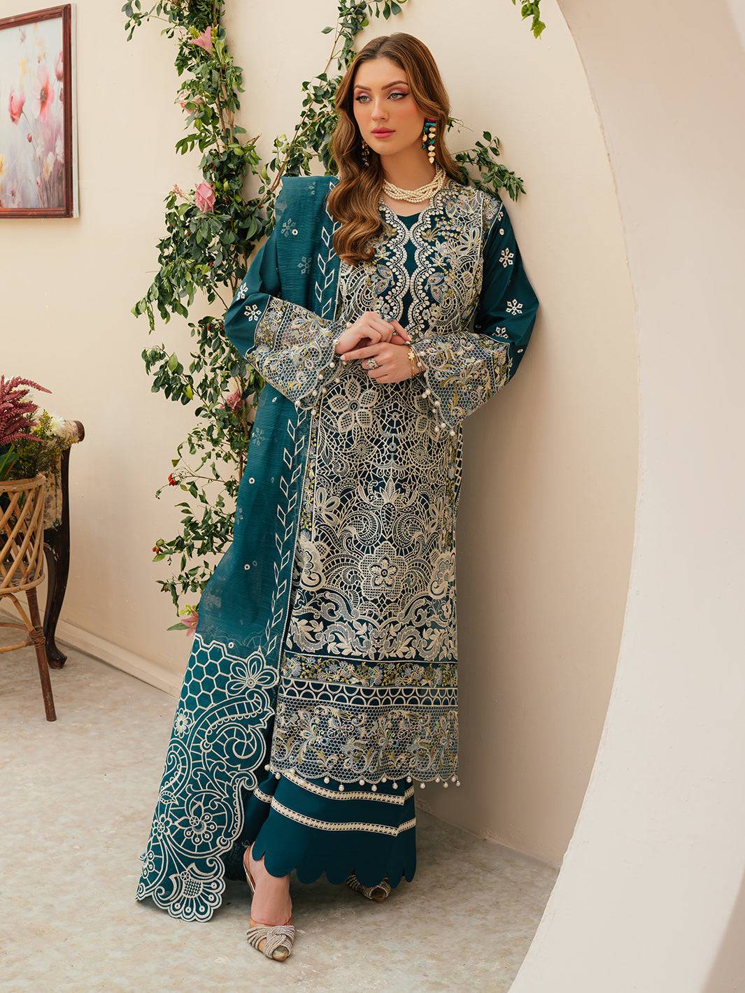 Mahnur | Allenura Luxury Lawn 24 | TUSCANY - Pakistani Designer Dress - by Mahnur | Type: Luxury - 100% Original at Saira Sultan