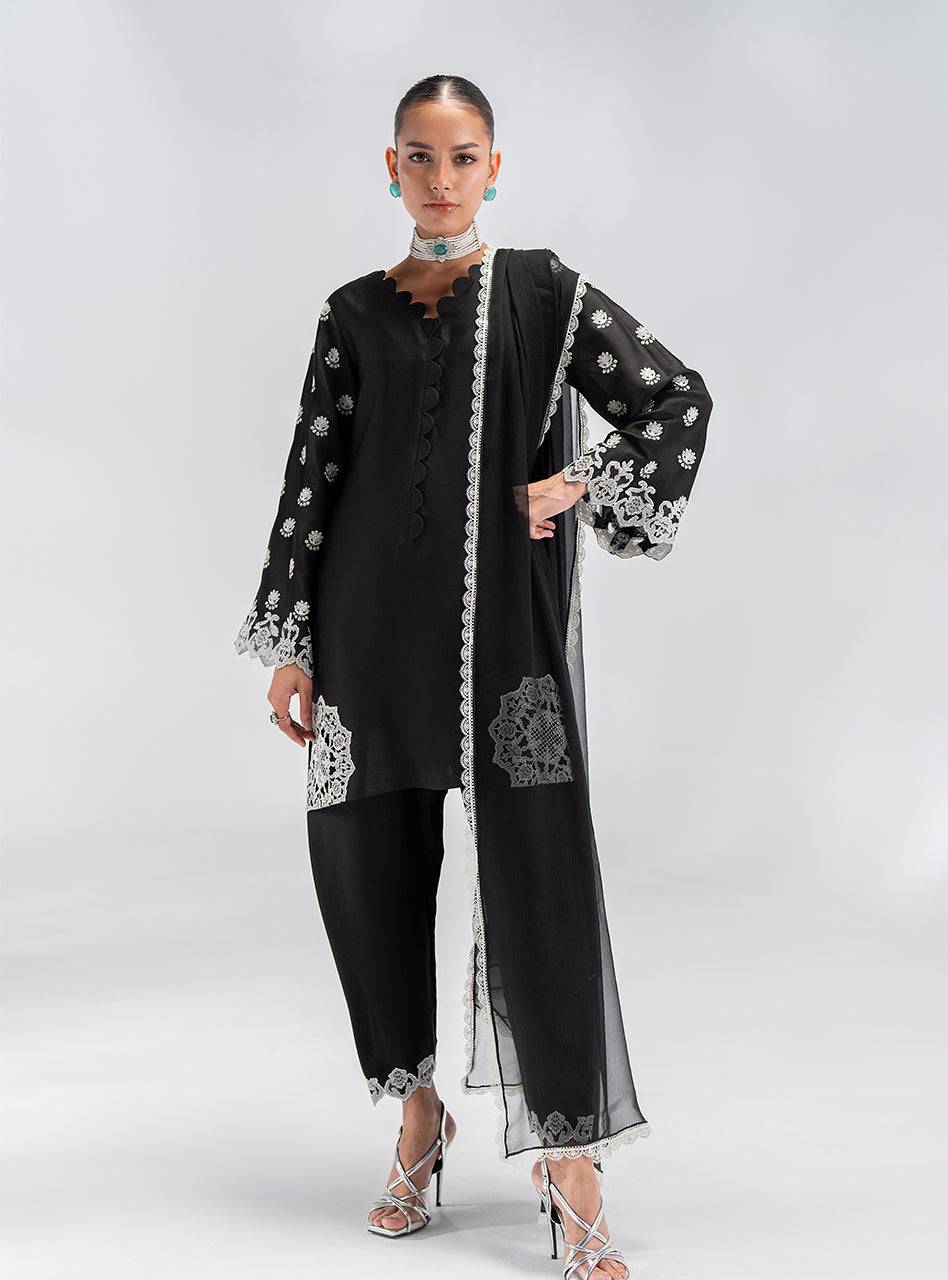 Zainab Chottani | Luxe Pret 25 | Ciar - Pakistani Designer Dress - by Zainab Chottani - Type : Ladies Clothes - 100% Original at Saira Sultan