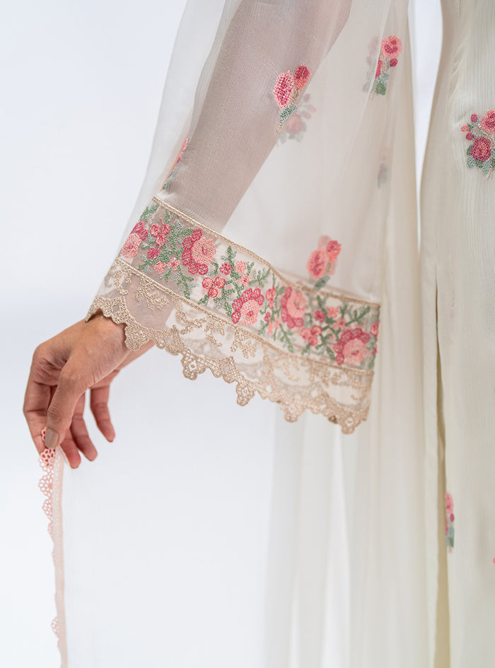Zainab Chottani | Eid Pret 25 | Hanah S Pearl White Chiffon