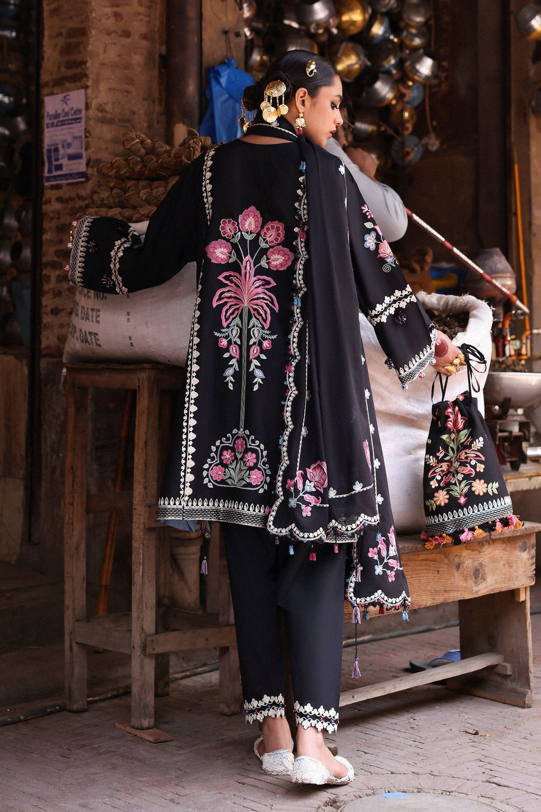 Zaha | Festive Lawn 25 | ZEENAT (ZF-25-07) XS Black Lawn