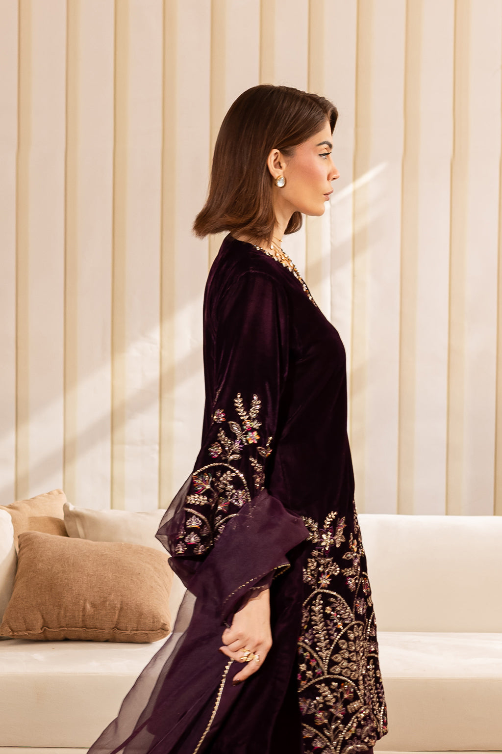 Vanya | Velvet Formals 24 | KV-52 L Dark Plum Velvet
