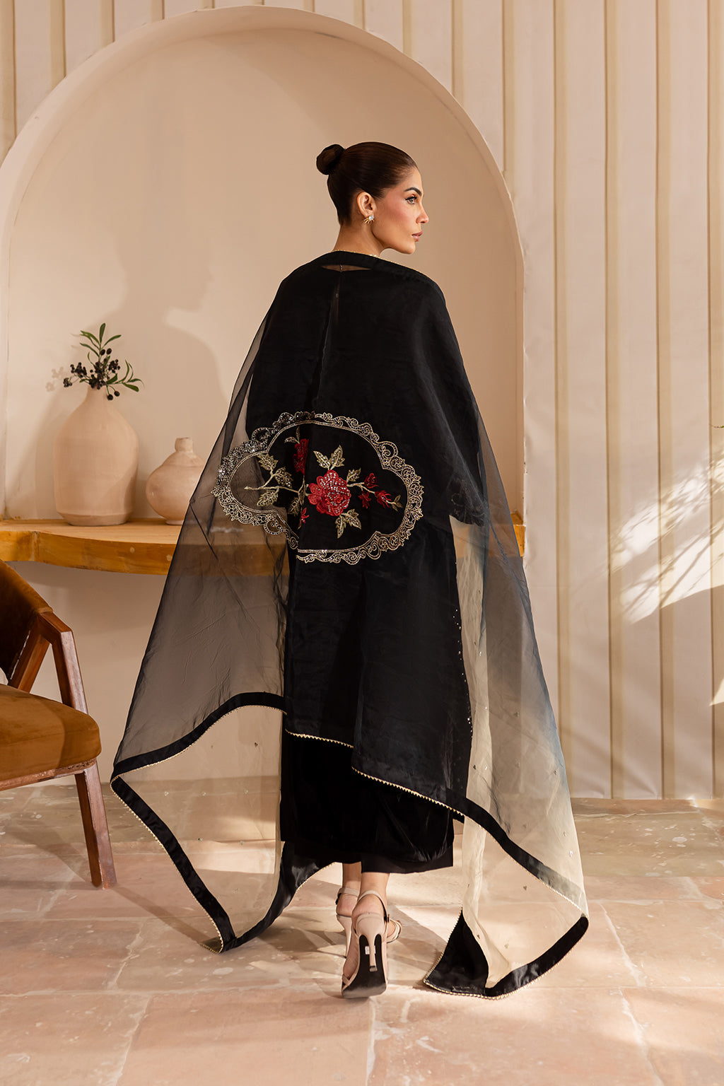 Vanya | Velvet Formals 24 | KV-51 S Black Velvet