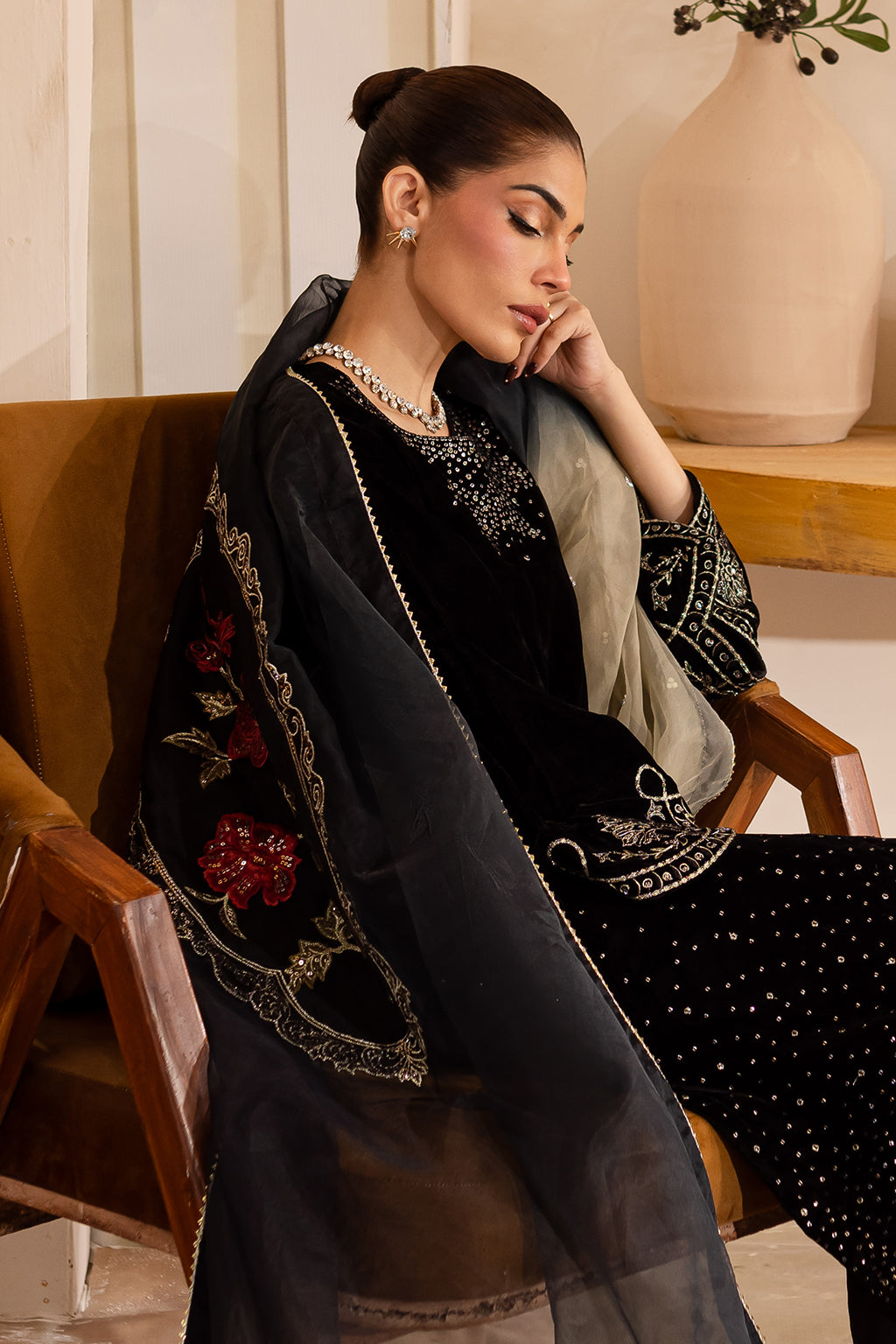Vanya | Velvet Formals 24 | KV-51 L Black Velvet