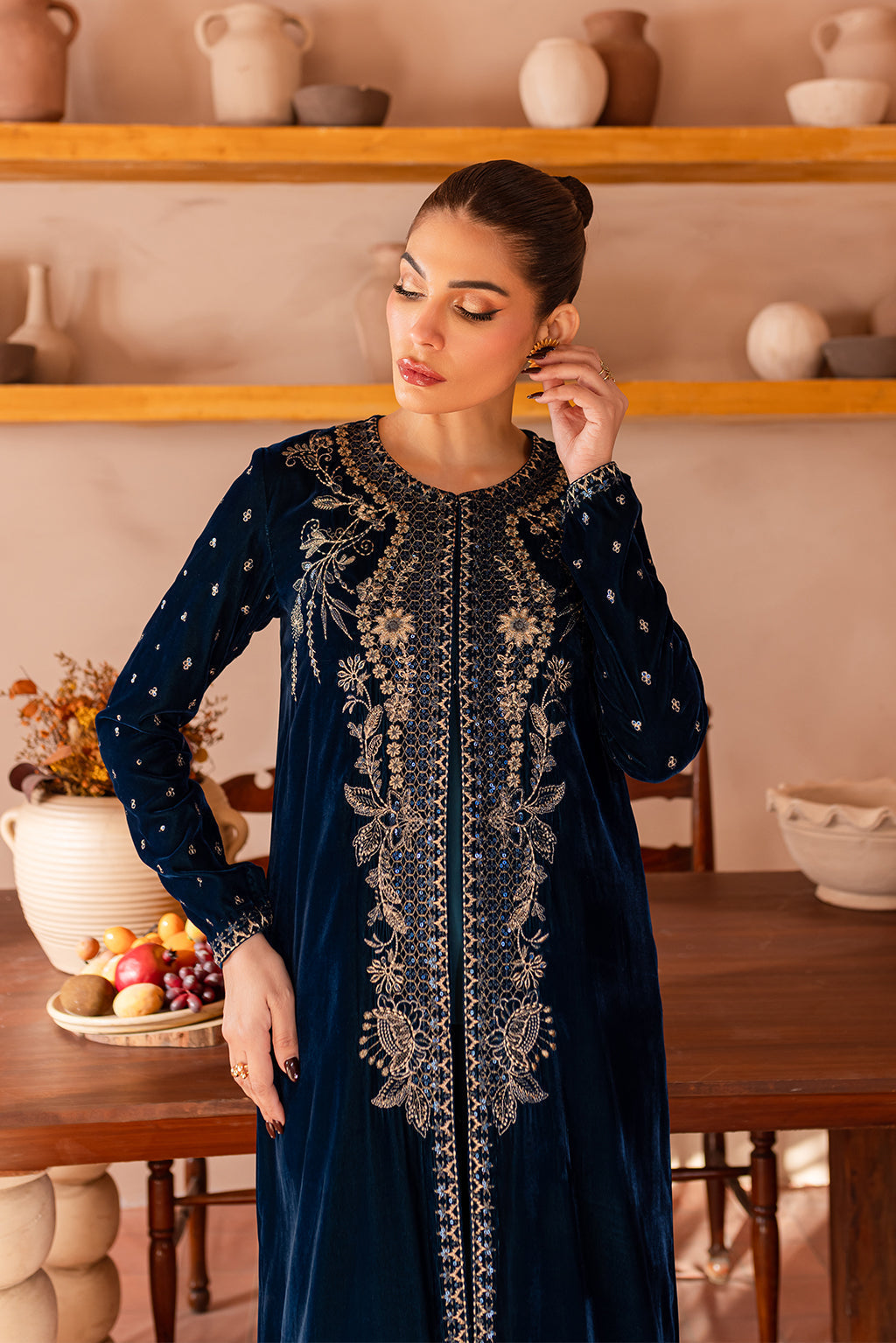 Vanya | Velvet Formals 24 | KV-54 M Navy Velvet