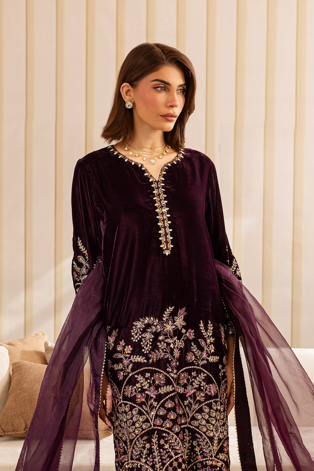 Vanya | Velvet Formals 24 | KV-52 XL Dark Plum Velvet