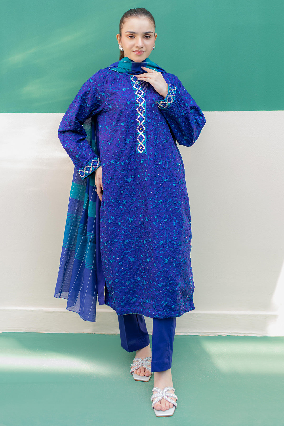 Zellbury | Summer Pret | Embroidered Kurta Dupatta Trouser - 2004 XL