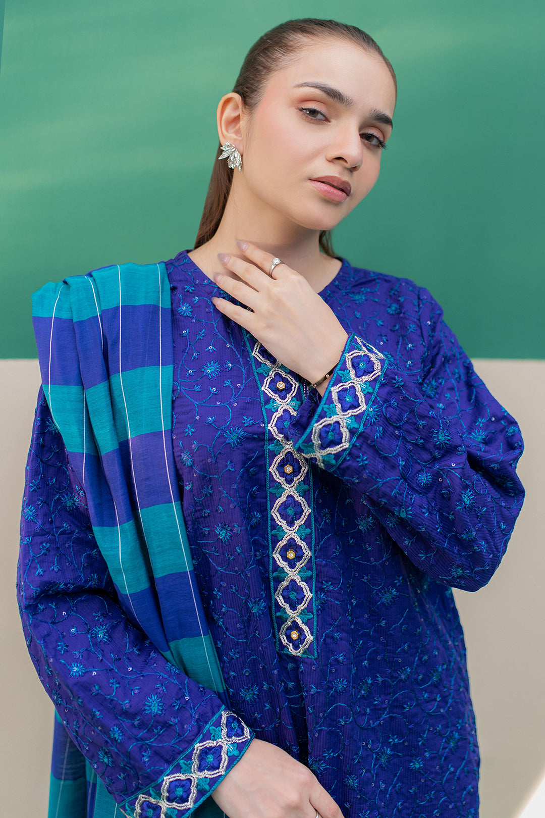 Zellbury | Summer Pret | Embroidered Kurta Dupatta Trouser - 2004 XL